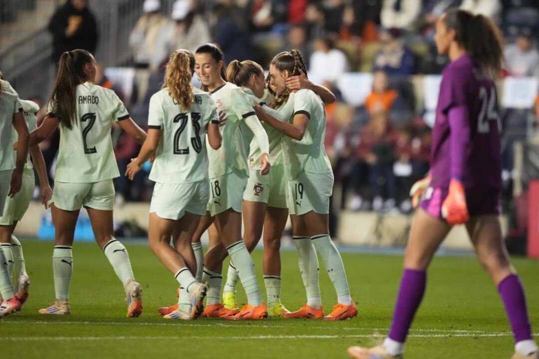 Diana Gomes celebra o golo