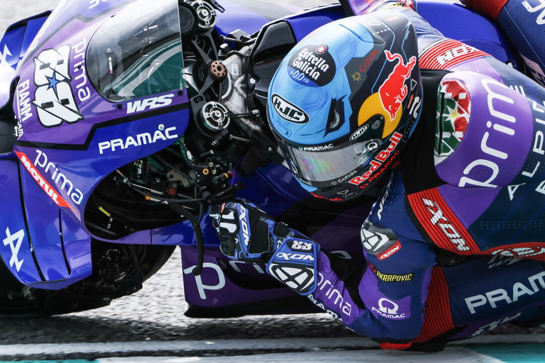 Miguel Oliveira caiu  nasexta volta desta corrida sprint do Grande Prémio da Malásia 