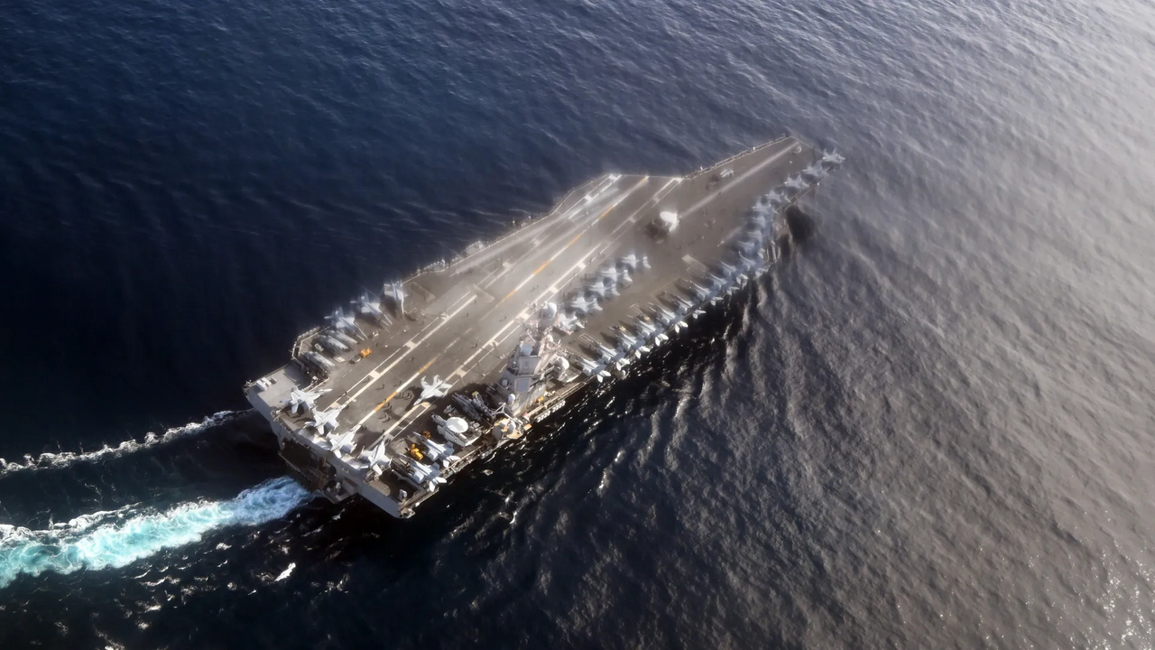 USS Gerald R. Ford é enviado para o mar das Caraíbas para combater o narcotráfico