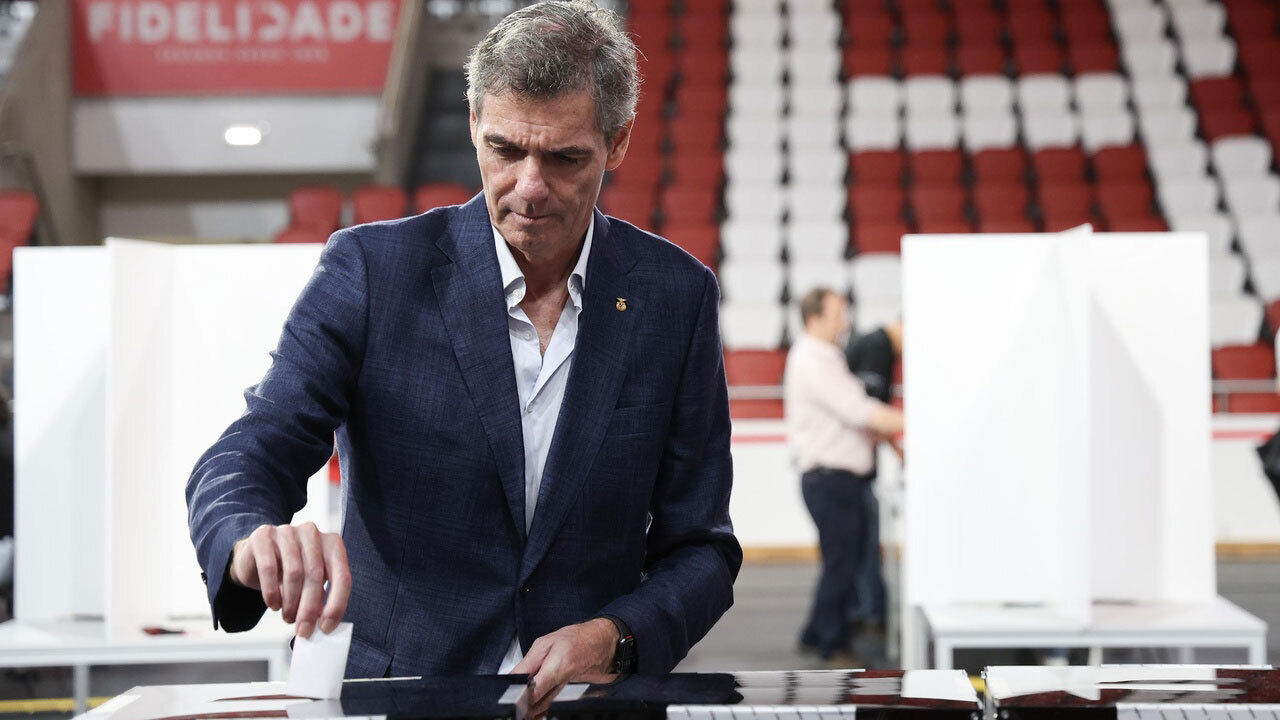 João Noronha Lopes a votar 