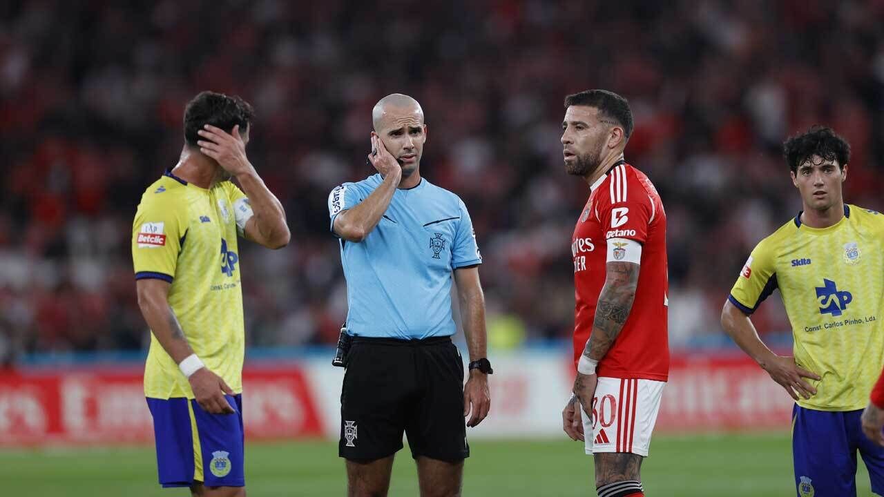 Árbitro Hélder Carvalho no Benfica-Arouca