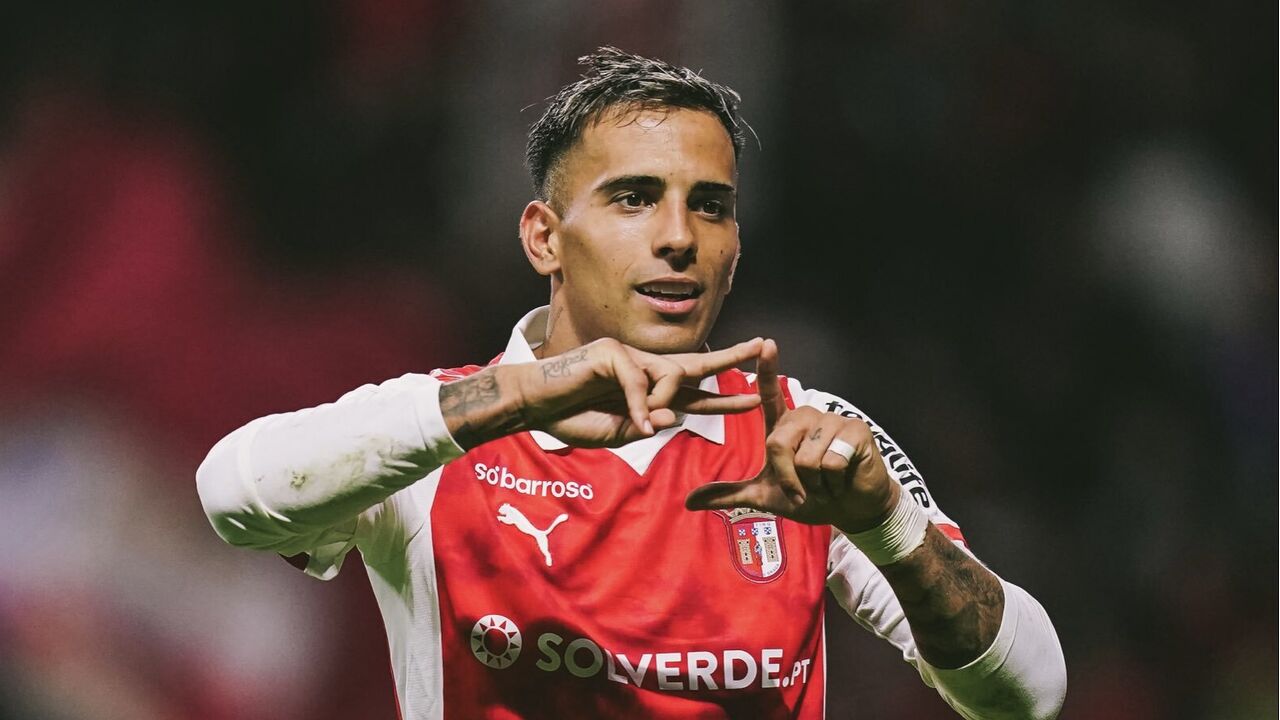 Zalazar celebra golo frente ao Casa Pia