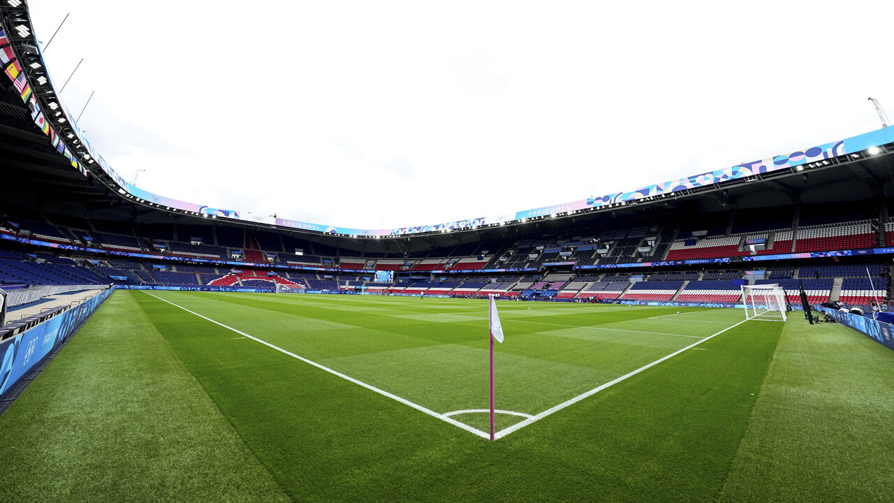 Receitas recorde devem permitir ao PSG sair da vigilância financeira da UEFA