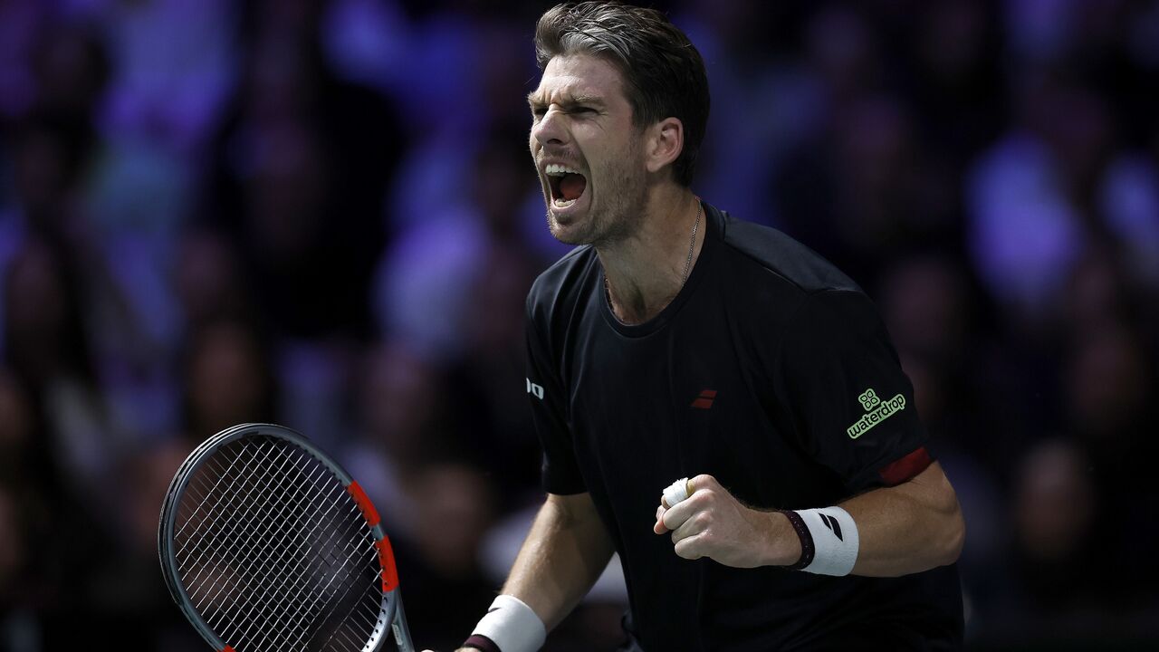 Cameron Norrie vence Alcaraz em  Paris