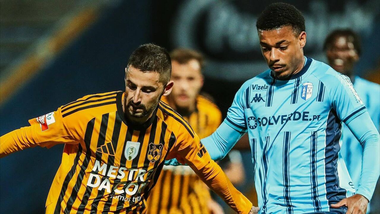 Lusitânia de Lourosa e Vizela não vão além de um empate 