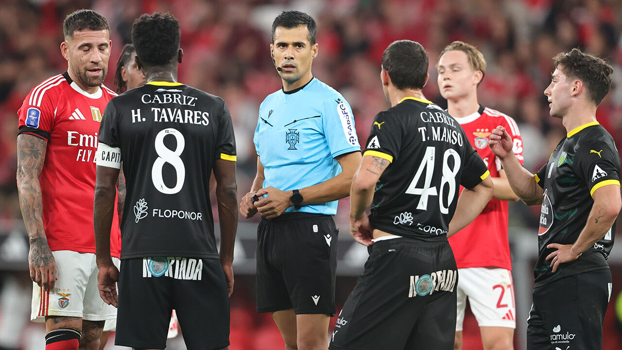Benfica defronta Tondela com análise da arbitragem de Carlos Macedo