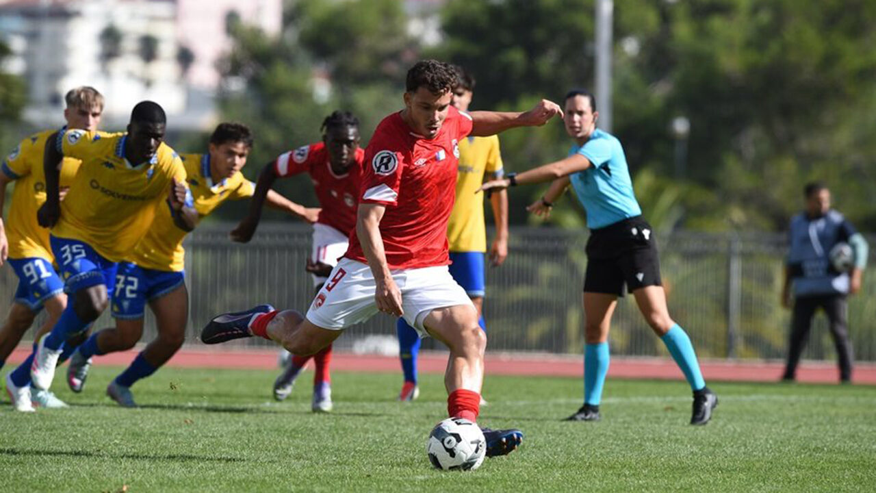 Futebol: Torreense e Santa Clara vencem Portimonense e Estoril