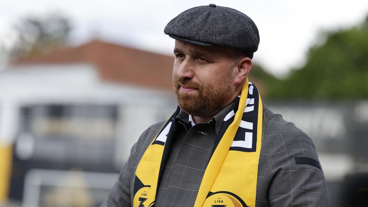 Hugo Mendes, presidente do Lus. Lourosa, suspenso após protestos no jogo com o Sporting B