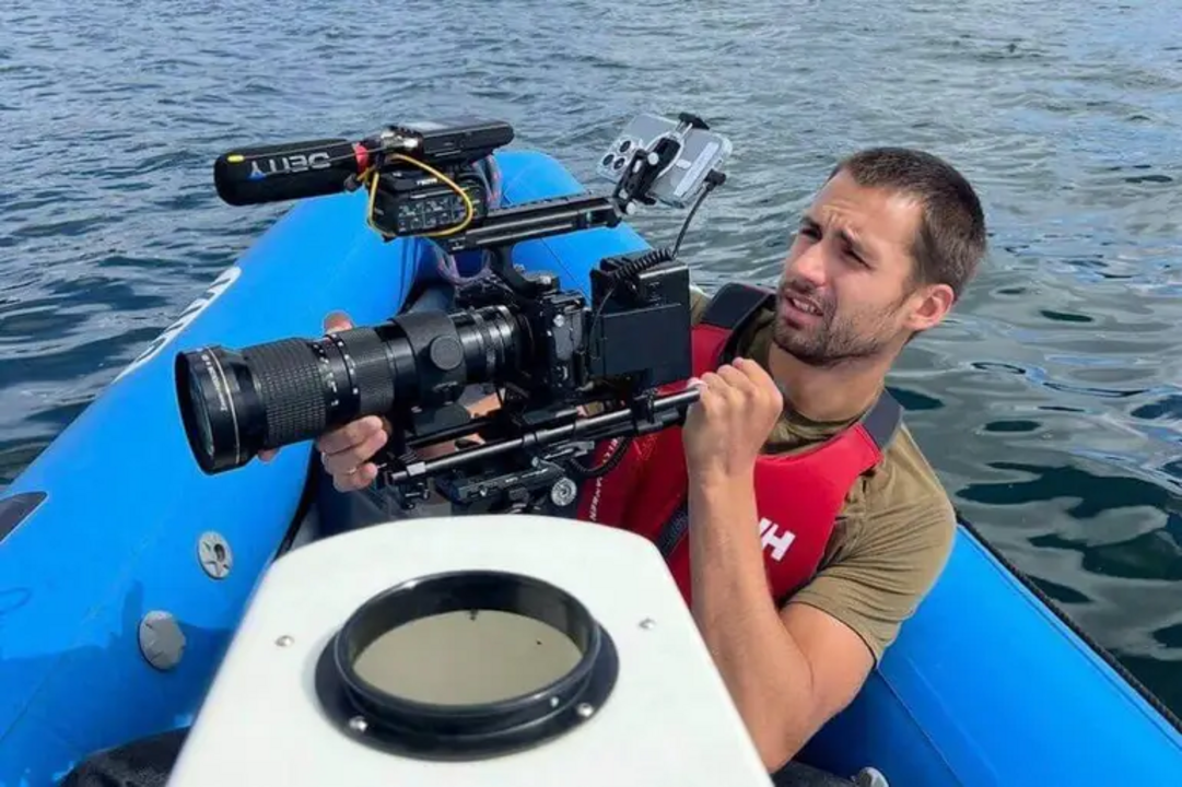 Alfie Whiteman, ex-Tottenham, troca futebol por fotografia e junta-se à Somesuch