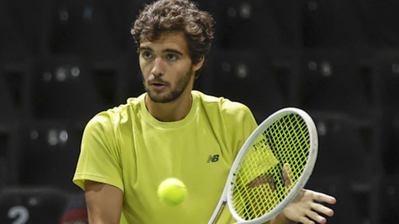 Francisco Cabral nas meias-finais de pares em Paris após vitória com Lucas Miedler