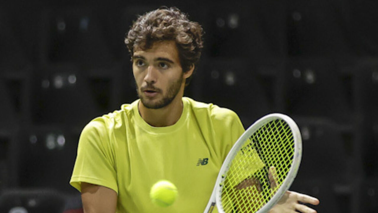 Francisco Cabral nas meias-finais de pares em Paris após vitória com Lucas Miedler