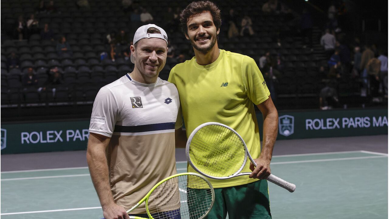 Francisco Cabral e Lucas Miedler nas meias-finais de pares em Paris