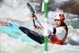 Australiana Noemie Fox em ação nos Mundiais de canoagem