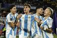 Prestianni celebra vitória da Argentina frente à Colômbia no Mundial Sub-20