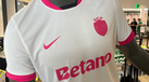 Sporting assinala Outubro Rosa com esta camisola