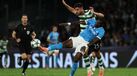 Gonçalo Inácio disputa um lance no Nápoles-Sporting