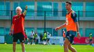 Jorge Jesus com Cristiano Ronaldo durante um treino no Al Nassr
