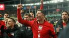 Robert Lewandowski celebra vitória com a seleção da Polónia