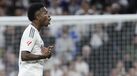 Vinícius Jr não gostou de ser substituído no encontro frente ao Barcelona