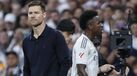 Xabi Alonso e Vinícius Júnior já não estão de costas voltadas