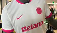 Sporting assinala Outubro Rosa com esta camisola