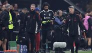 Alisson saiu lesionado do jogo da Champions frente ao Galatasaray 