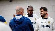 Nuno Tavares com Roberto Martínez e Bernardo Silva