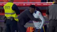 Samu confortado pelo selecionador Luís De La Fuente