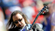 Ace Frehley, guitarrista e membro fundador dos KISS, morreu aos 74 anos