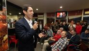 Rui Costa discursa aos sócios e adeptos na Casa do Benfica em Coimbra