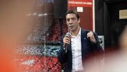 Rui Costa discursa aos sócios e adeptos na Casa do Benfica em Coimbra