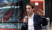 Rui Costa discursa aos sócios e adeptos na Casa do Benfica em Coimbra
