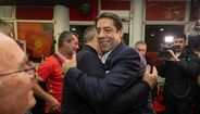 Rui Costa discursa aos sócios e adeptos na Casa do Benfica em Coimbra