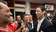 Rui Costa discursa aos sócios e adeptos na Casa do Benfica em Coimbra