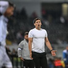 <![CDATA[ Luís Pinto recorda eliminação em 2024/25 contra equipa do 4.º escalão: «Deixa toda a gente em alerta» ]]>