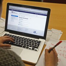 <![CDATA[ Há menos reembolsos na corrida ao IRS e algumas famílias vão mesmo ter de pagar ]]>