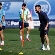 <![CDATA[ Bednarek, Kiwior e Froholdt com dia de descanso no regresso das seleções nacionais ]]>