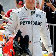<![CDATA[ Autógrafo de Schumacher visto como "sinal de vida": «Talvez se encontre um pouco melhor...» ]]>