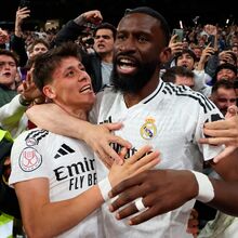 <![CDATA[ Fica ou vai? Rüdiger torna-se dúvida no Real Madrid ]]>