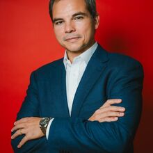<![CDATA[ Candidato à MAG defende Noronha Lopes: «Põe em causa os interesses de muita gente sem escrúpulos» ]]>