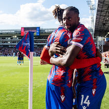 <![CDATA[ Zaha "explode" após acusação de 'bullying' por Mateta: «É nojento ver alguém que pensava ser amigo fazer isto...» ]]>