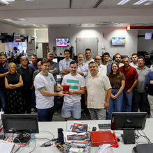 <![CDATA[ Leões à solta: vieram à nossa redação e trouxeram as taças ]]>
