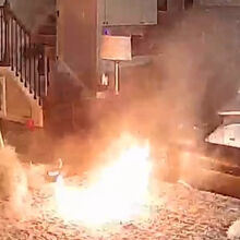<![CDATA[ Cão provoca incêndio em casa ao roer bateria de lítio ]]>