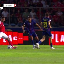 <![CDATA[ O grande pontapé de Pavlidis que deu vantagem ao Benfica em Chaves ]]>