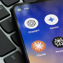 <![CDATA[ Quando o ‘Chatbot’ dispara o alarme: Quem monitoriza as nossas conversas com a máquina? ]]>