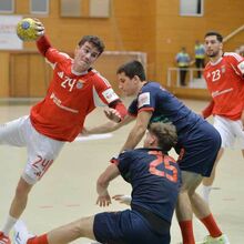 <![CDATA[ Benfica faz bom ensaio para a Liga Europeia com vitória sobre o Marítimo ]]>