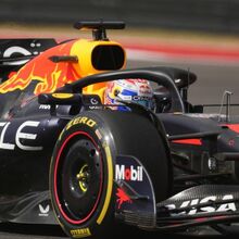 <![CDATA[ Verstappen vence 'sprint' do GP dos EUA e aproxima-se de Piastri e Norris em sessão para esquecer para a McLaren ]]>