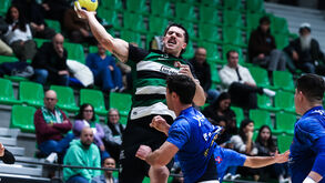 Sporting vence Belenenses e mantém liderança isolada