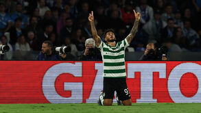 Batismo de Luis Suárez na Champions: estreou-se a marcar e fez o 100.º golo do Sporting na prova