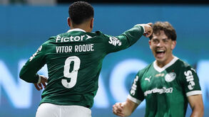 Palmeiras vence e mantém perseguição ao líder Flamengo